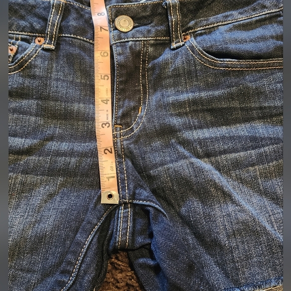 AMERICAN EAGLE Darkwash Distressed Cut Off Raw Hem Denim Stretch Short Sz. 8 - Picture 2 of 6